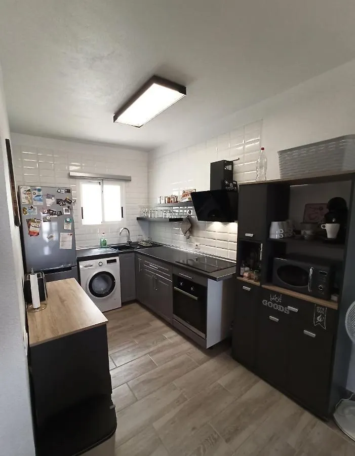 Golfsur-Jacuzzi-Privateparking-2Bath-4Bedroom-4Tv-Netflx-Fastwifi San Miguel de Abona Daire