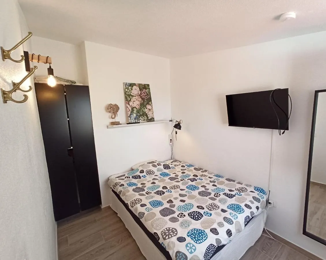 Golfsur-Jacuzzi-Privateparking-2Bath-4Bedroom-4Tv-Netflx-Fastwifi San Miguel de Abona 0*,